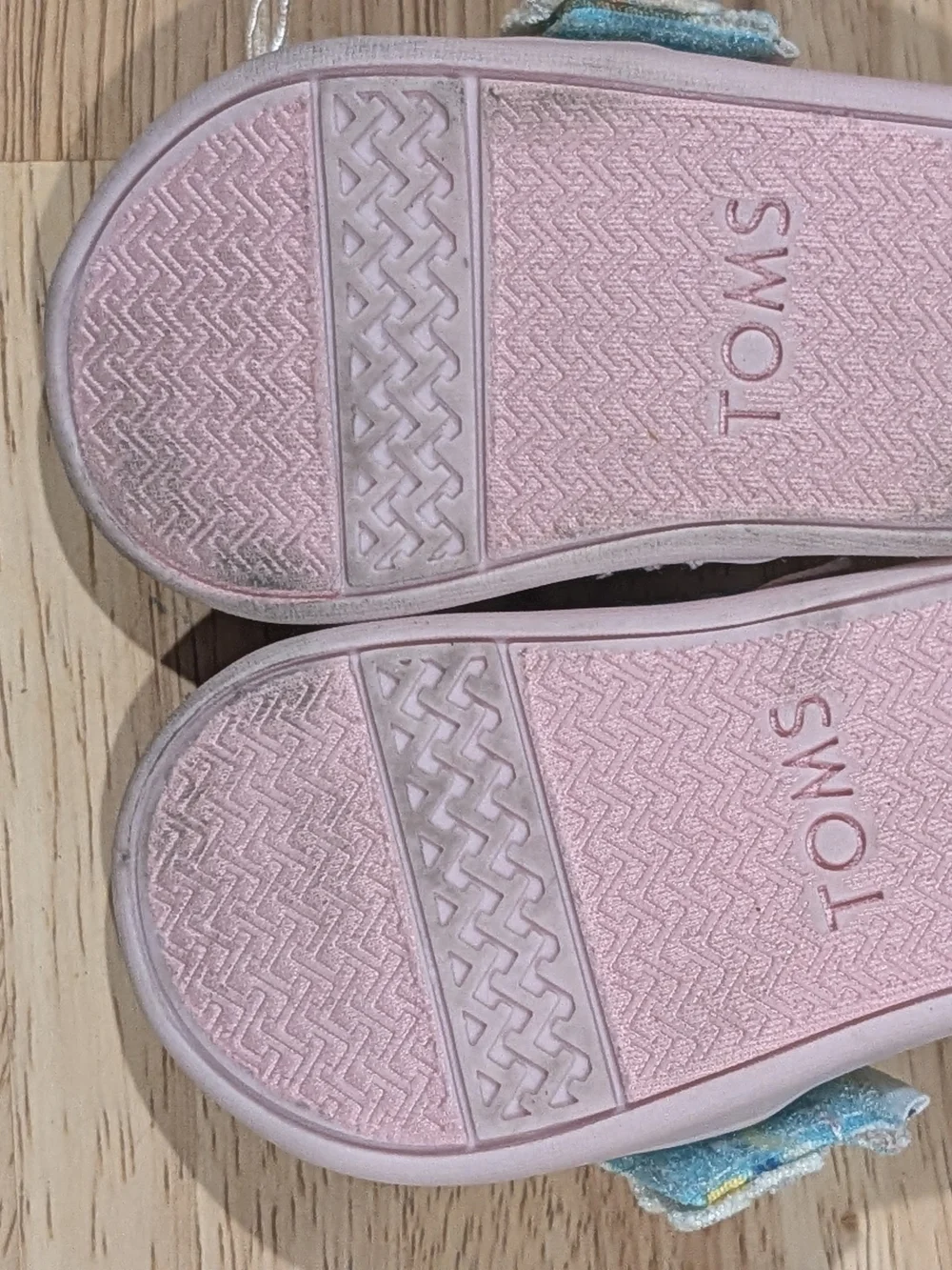 TOMS Toddle Peppa Pig Floral Slip-On Shoes - Light Blue & Pink Size 3